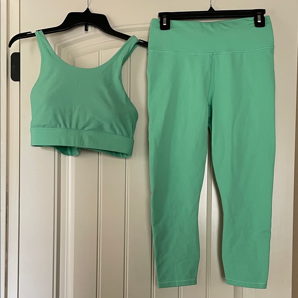 Fabletics Mint Green Women's Activewear Set